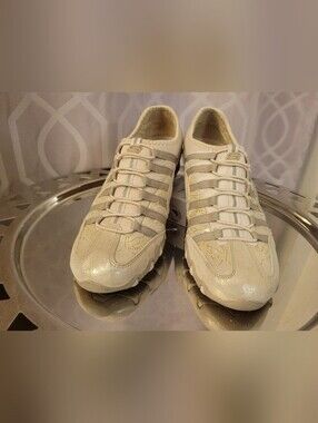 EUC Skechers Mettalic GOLD and Cream Sneakers